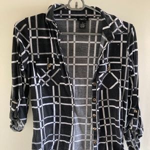 Assorted Women’s Shirts XS/S